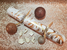 Load image into Gallery viewer, Wax Melt Christmas Crackers