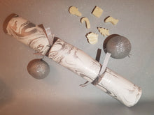 Load image into Gallery viewer, Wax Melt Christmas Crackers