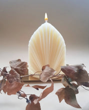 Load image into Gallery viewer, Palm Leave Statement Candle