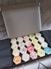 Load image into Gallery viewer, Maxi Melts Postal Gift Box